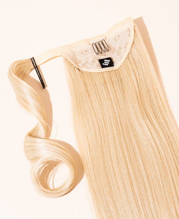 DSC04023-a vegan fiber flipped ends ponytail - champagne 17".