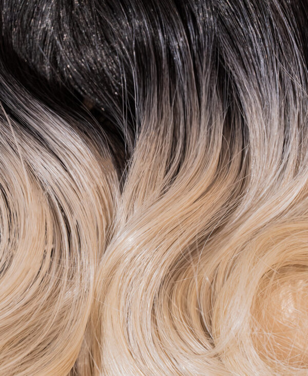 DSC04044-a vegan fiber bouncy ponytail - ombre sandy 18".