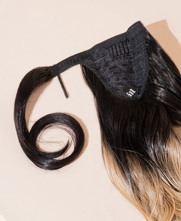 DSC04052-a vegan fiber bouncy ponytail - ombre honey 18".