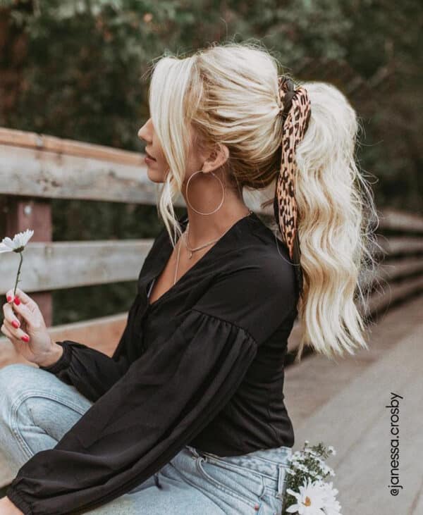 ponytail - #60 platinum blonde. - 14 inches
