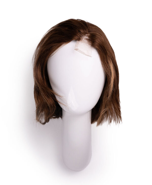 DSC03590-a_d6c7dd2a-b116-4d09-b2bf-6d652412efef 3x1 front lace bob with side part - 10" bronde highlights.