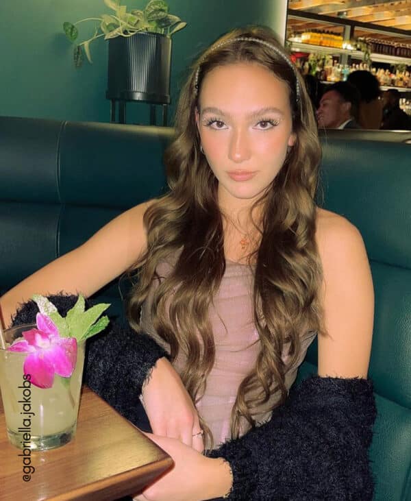 clip-in hair extensions #8 dark blonde. - 16" / Classic