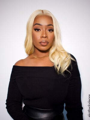 front lace human wig - 14" bombshell blonde.