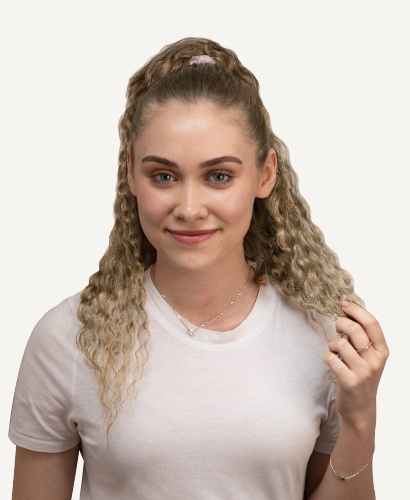 curly ponytail - #10 ash blonde. - 24 inches