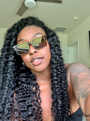 curly (3A curls) clip-in extensions #1 jet black. - 24" / Invisible / Extra Volume